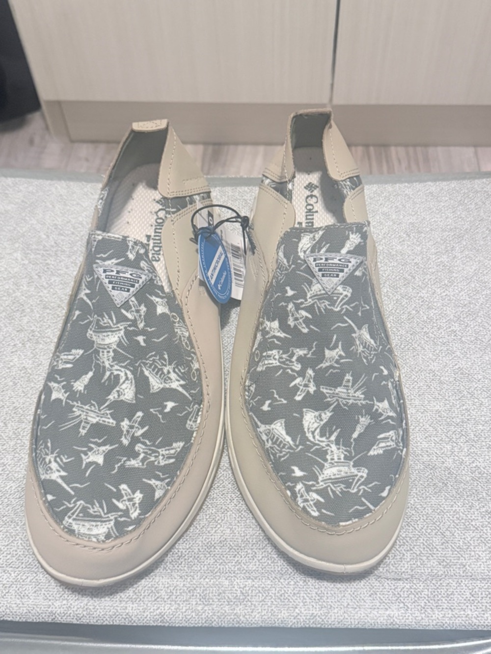 Columbia Men’s Slip-On Loafers in Beige and Gray Pattern